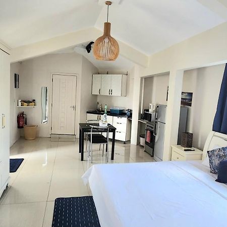 Lovely Studio Apartment With Views Of The Lagoon. Grand Baie Zewnętrze zdjęcie
